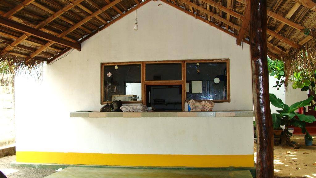 Rupa'S Hotel Baía de Arugam Exterior foto