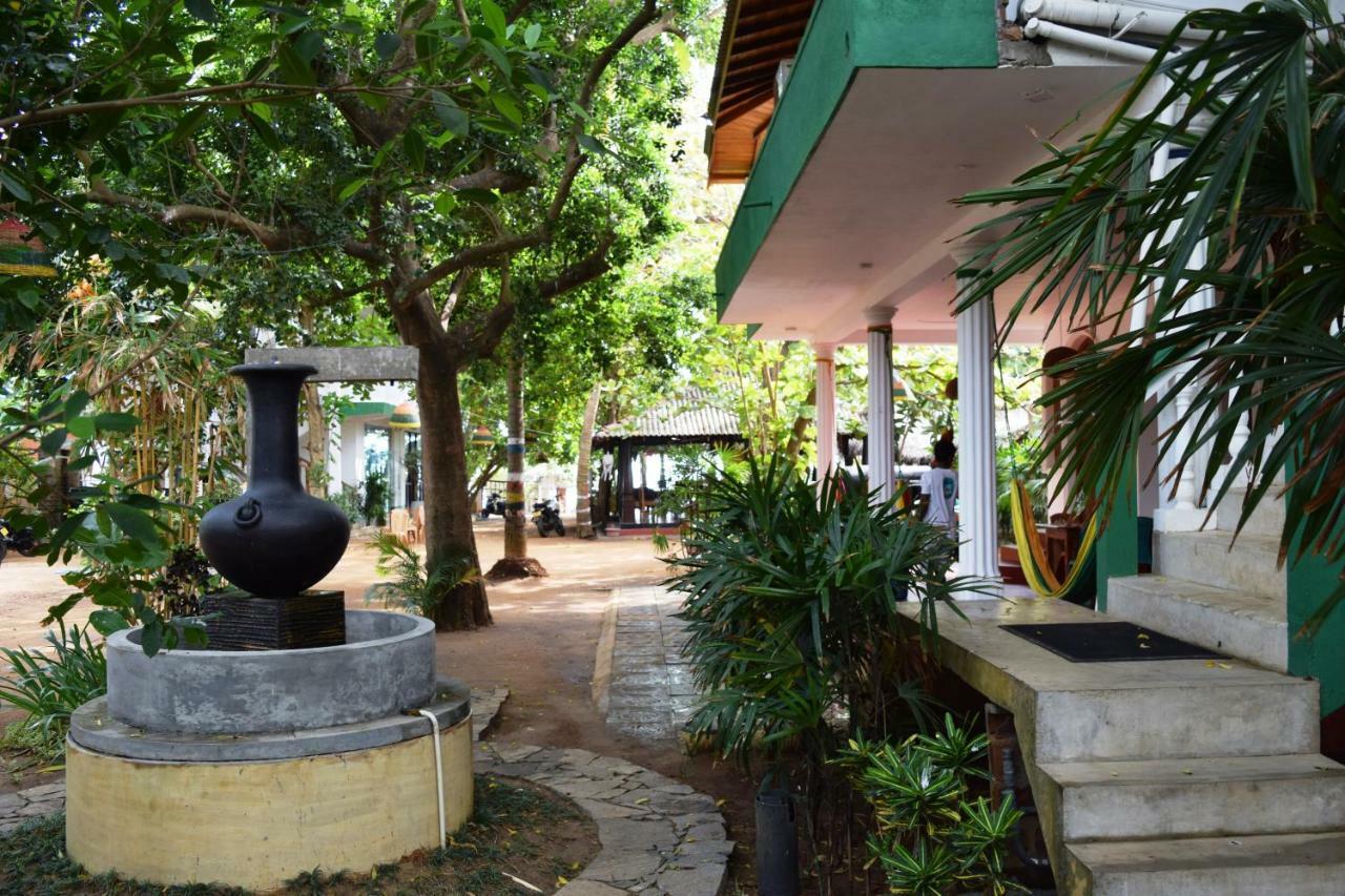 Rupa'S Hotel Baía de Arugam Exterior foto